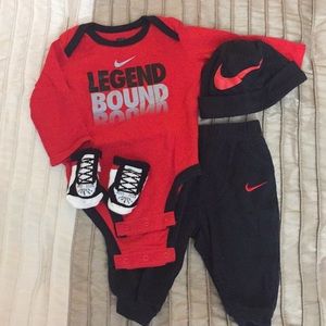 Nike Boys Outfit 3-6 Months